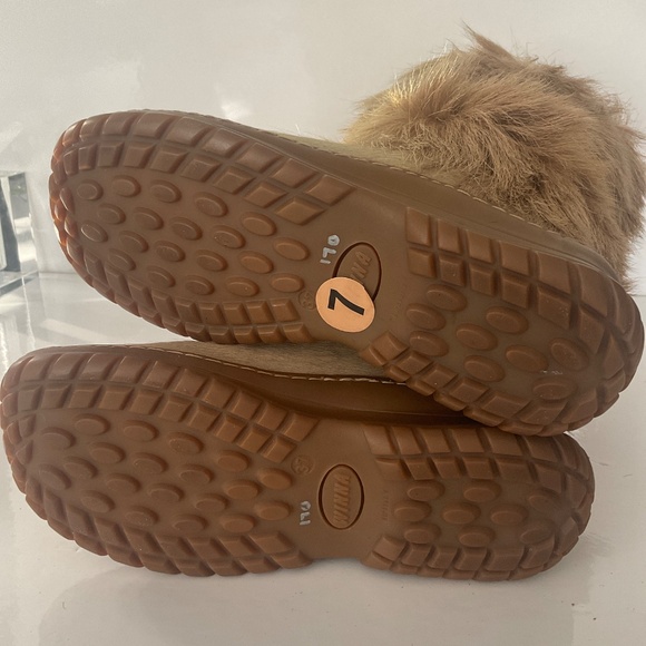 WINNA GOAT HAIR BOOTS NEW WITHOUT BOX - Picture 5 of 5